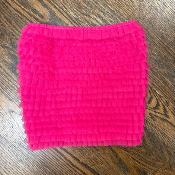 NWT Urban Outfitters pink ruffled cropped tube top - Picture 2 of 8